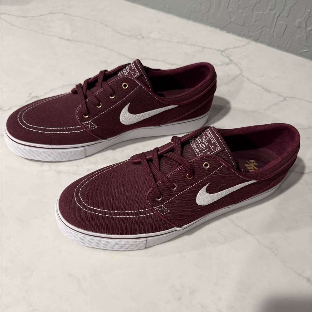 Nike Stefan Janoski Men's Burgundy Skate Shoes
